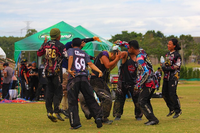 既是荣誉的 既是荣誉的